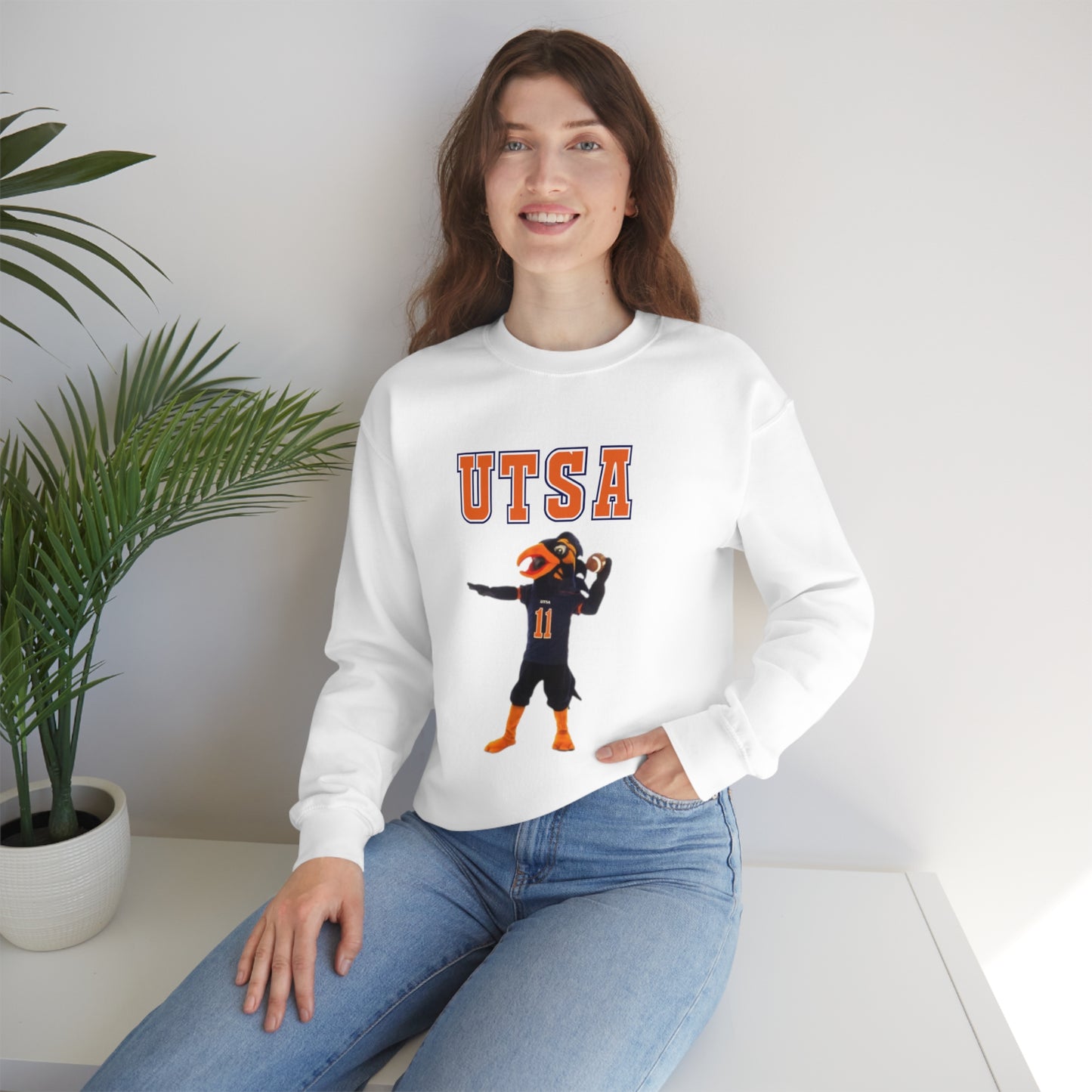 UTSA Mascot Roadrunner San Antonio Texas Unisex Heavy Blend Crewneck Sweatshirt