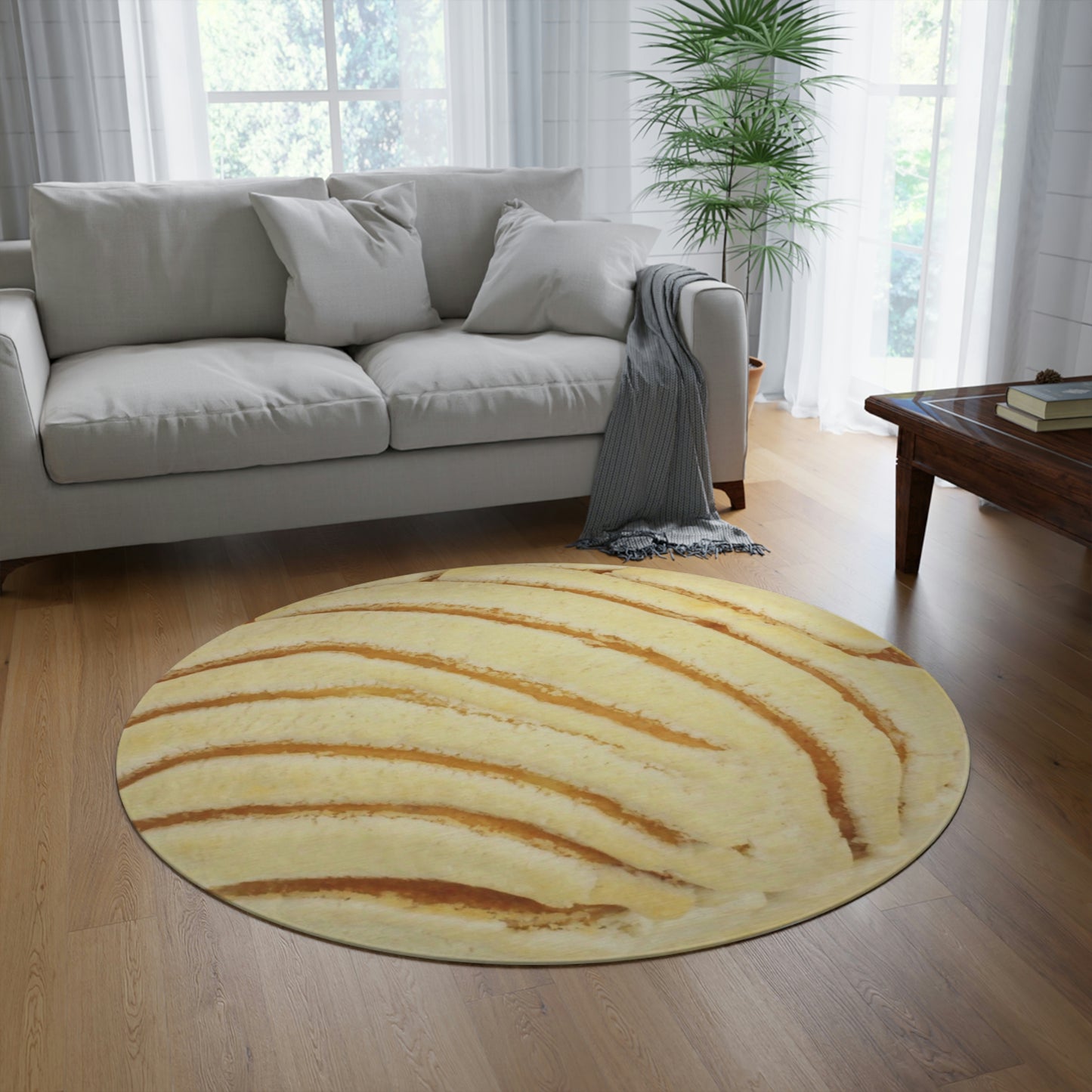 White Concha Round Rug