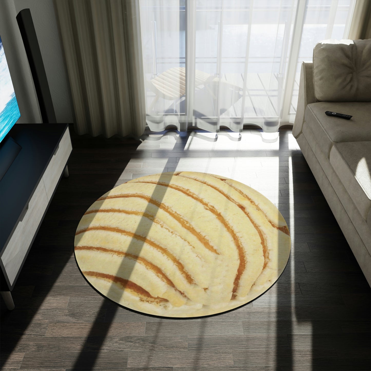 White Concha Round Rug